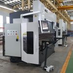 帶機器人的高性能液壓同步折彎機